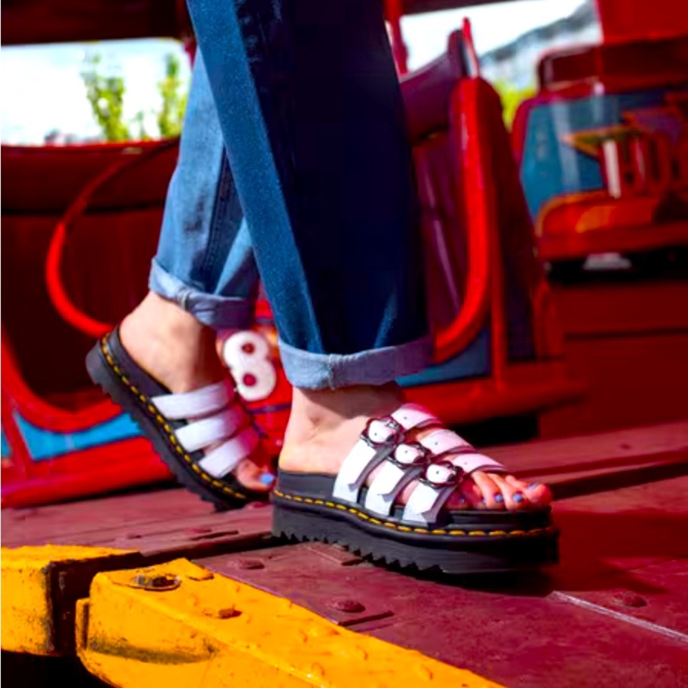 Like new Dr. Martens Blaire Slide sandals 6W